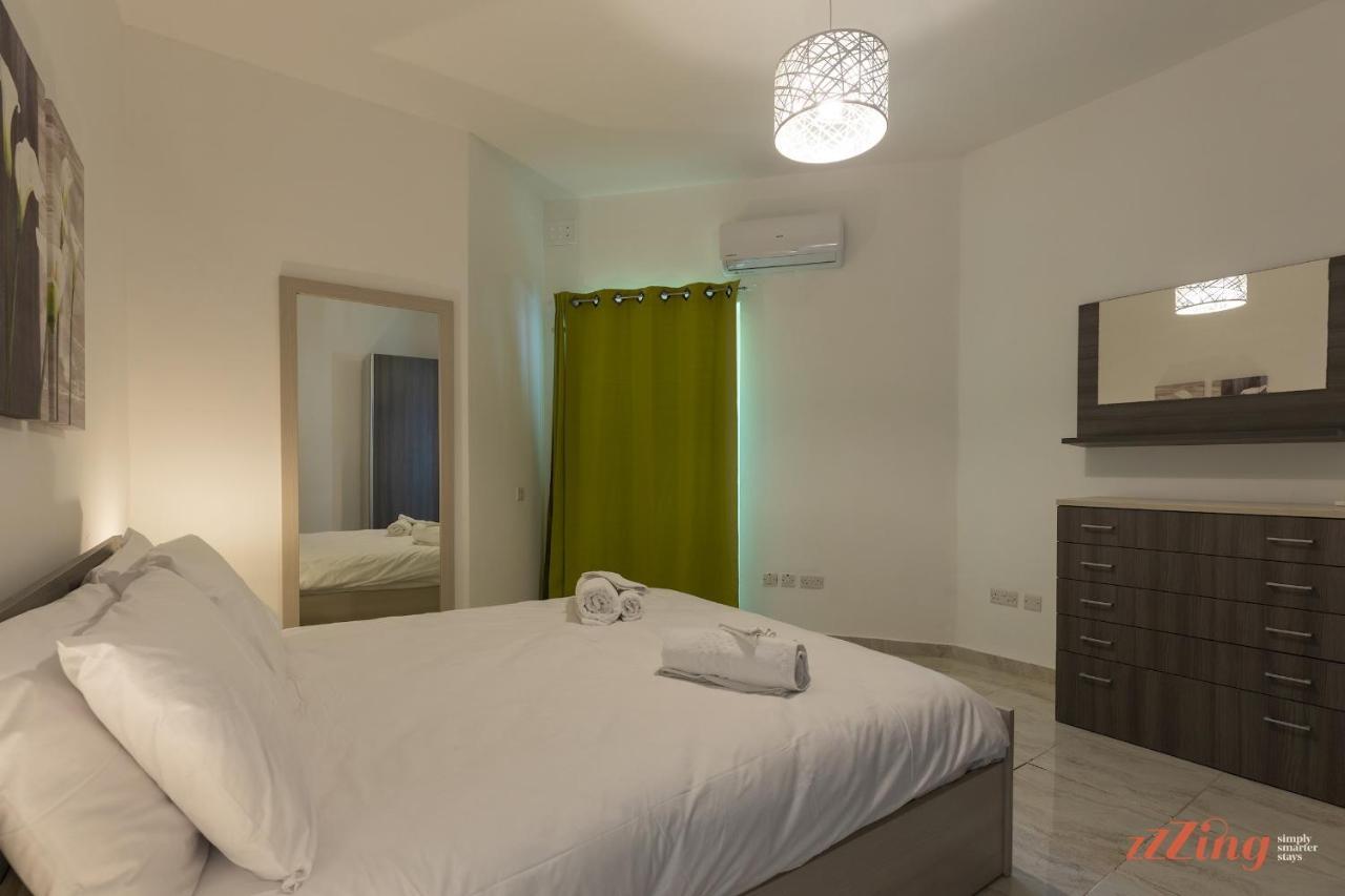 Sunny Penthouse Wterrace And Open Views Apartman San Pawl il-Baħar Kültér fotó